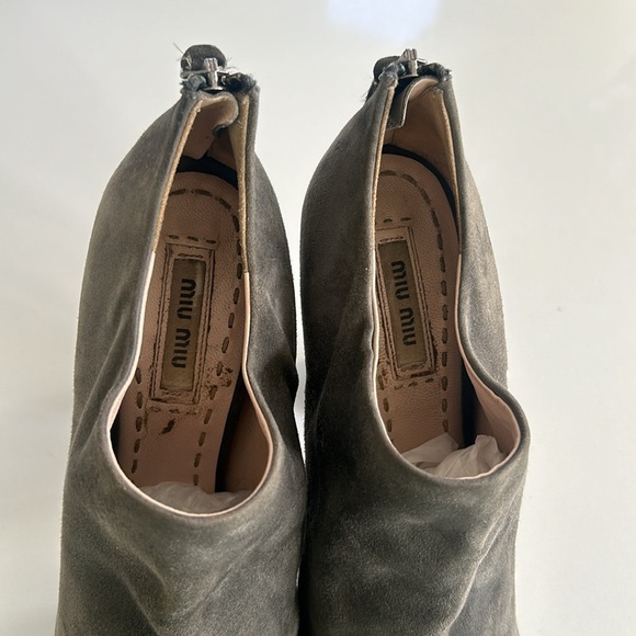 Miu Miu Suede Ankle Boots with Platform Heels Grey Color Square Toe size 37 / 7 - Picture 9 of 16